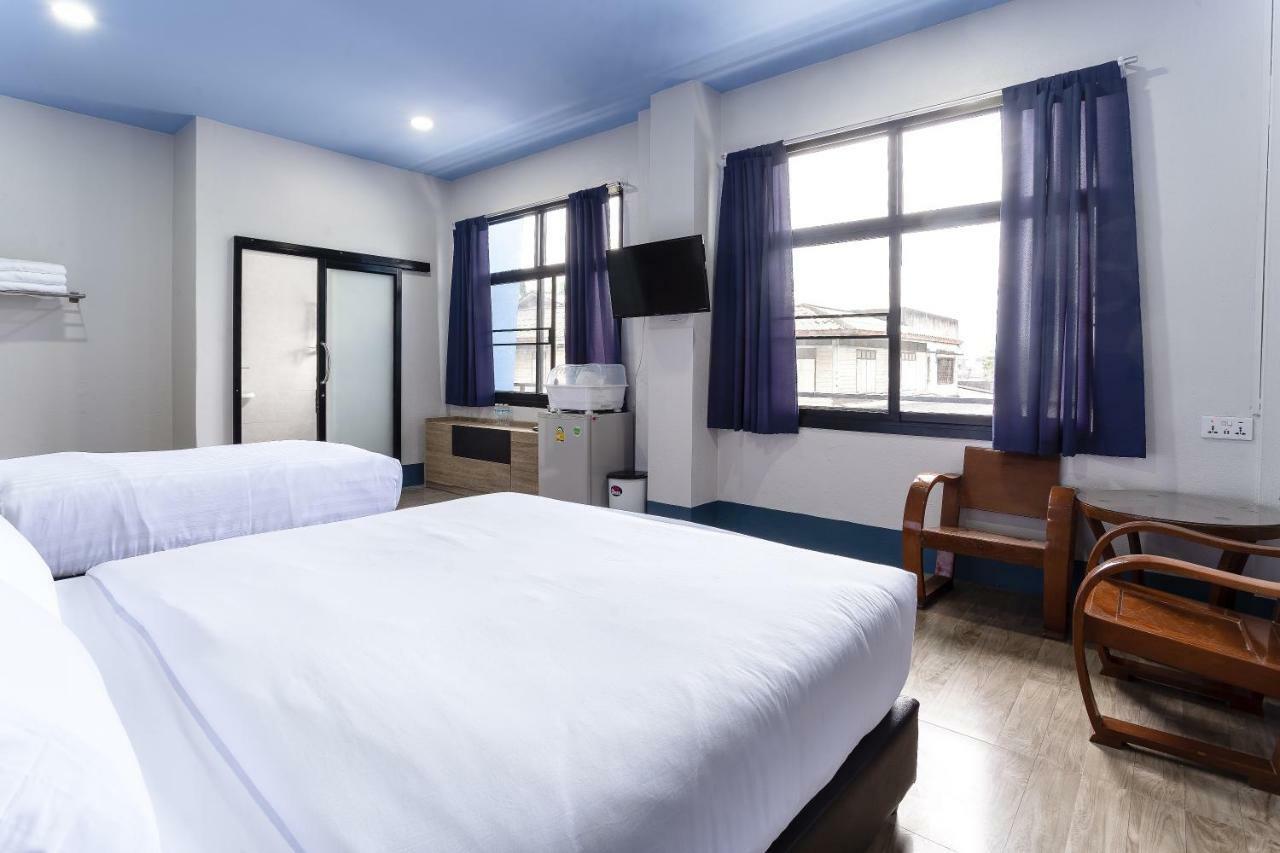 Udomsuk Hotel Сатун Екстериор снимка