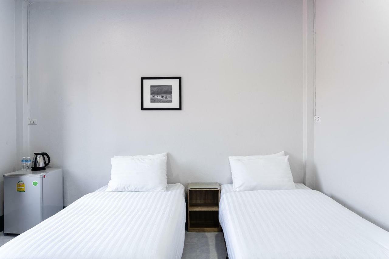 Udomsuk Hotel Сатун Екстериор снимка