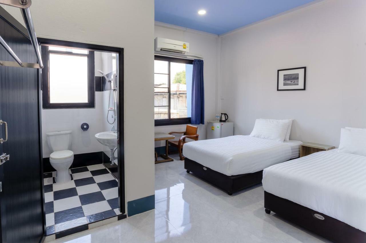 Udomsuk Hotel Сатун Екстериор снимка