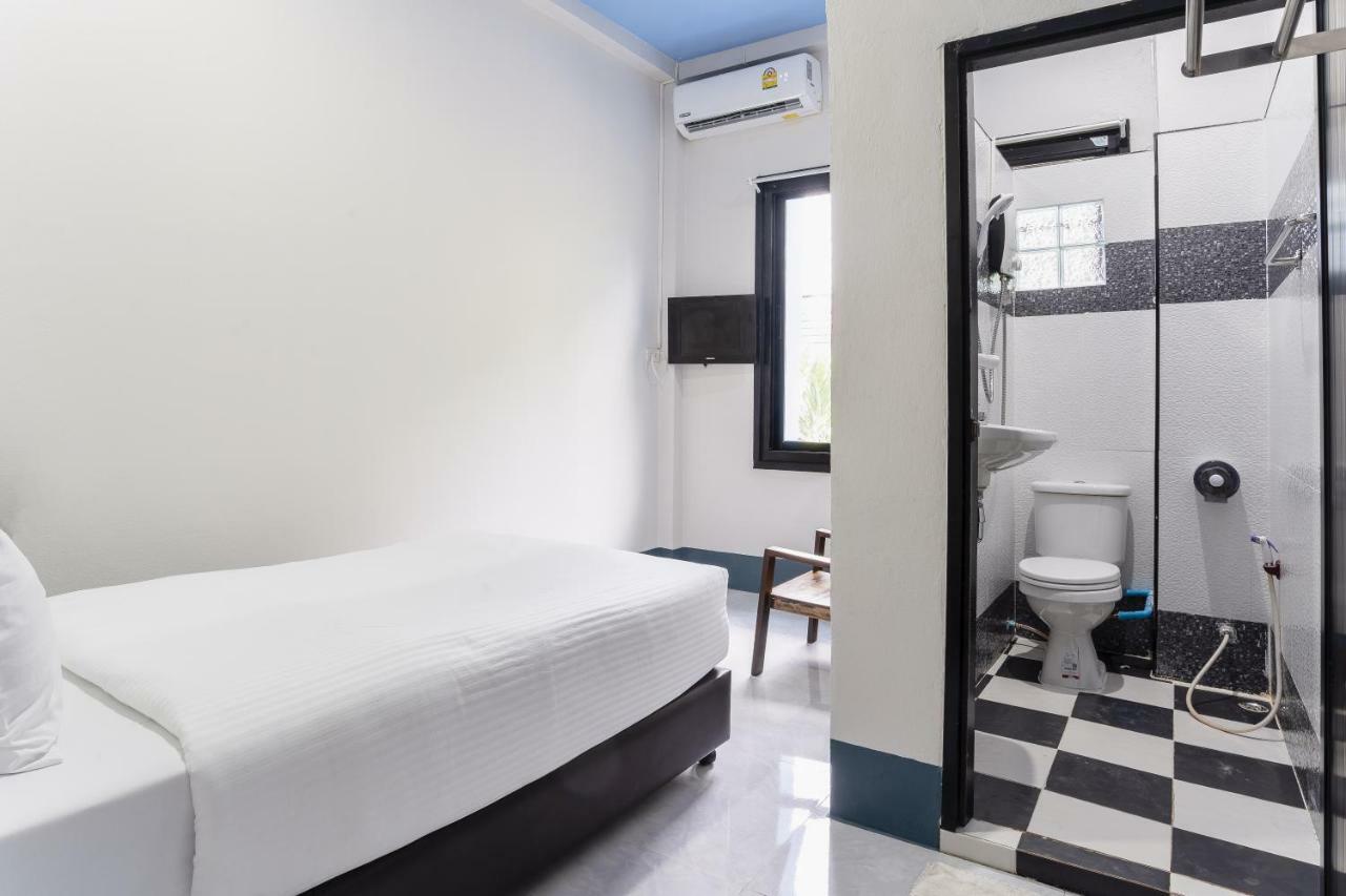 Udomsuk Hotel Сатун Екстериор снимка